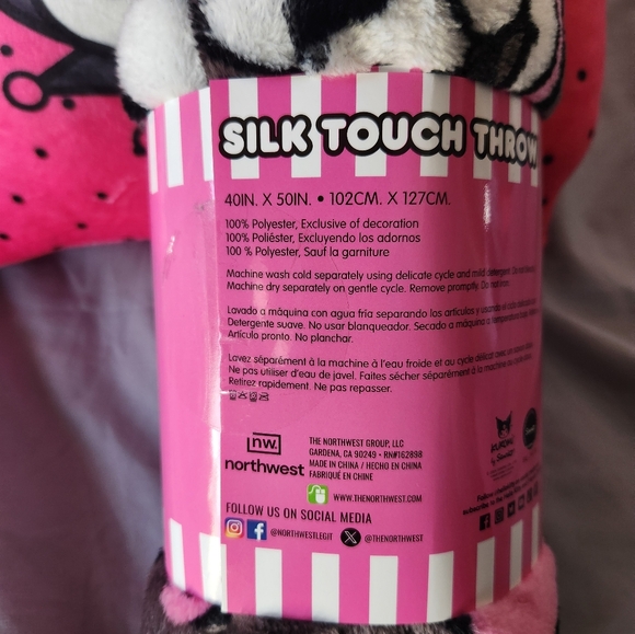 SANRIO-KUROMI Roses R Cute 2pc Travel CLOUD Pillow & matching Silk Touch Throw. - Picture 4 of 6